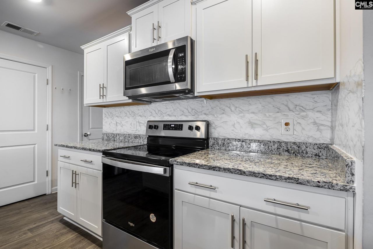 1039 Belmont Green Road  Photo 6