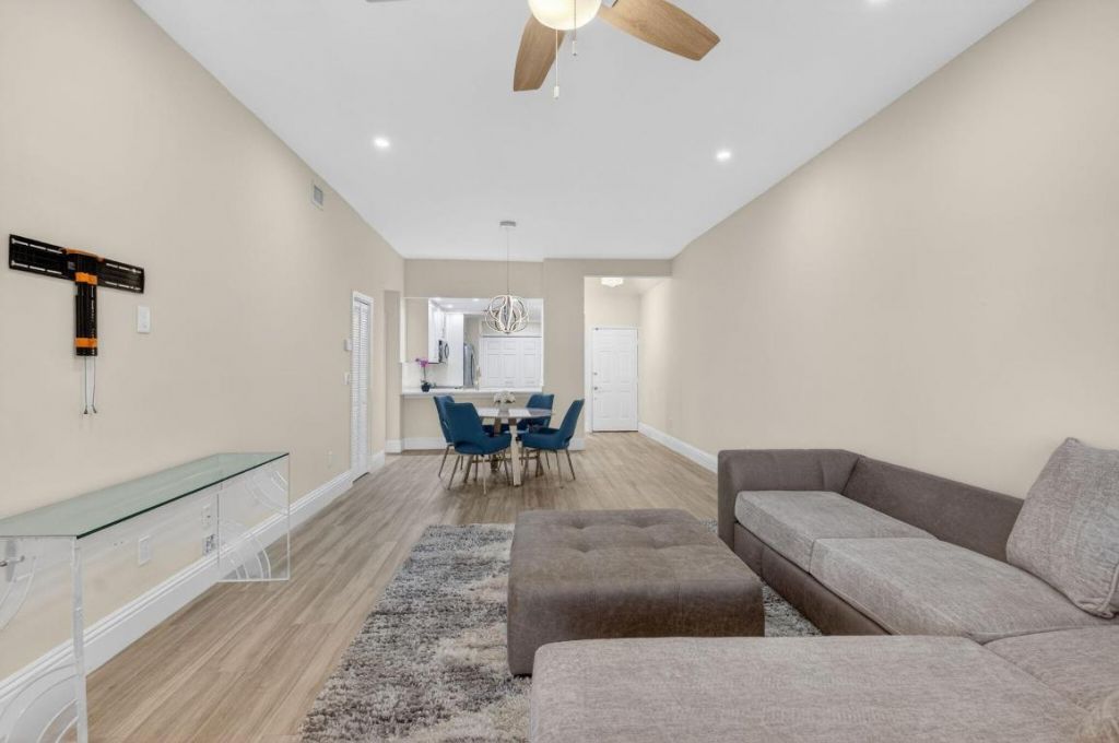 7484 La Paz Boulevard, Unit 103, Boca Raton, FL 33433 Photo