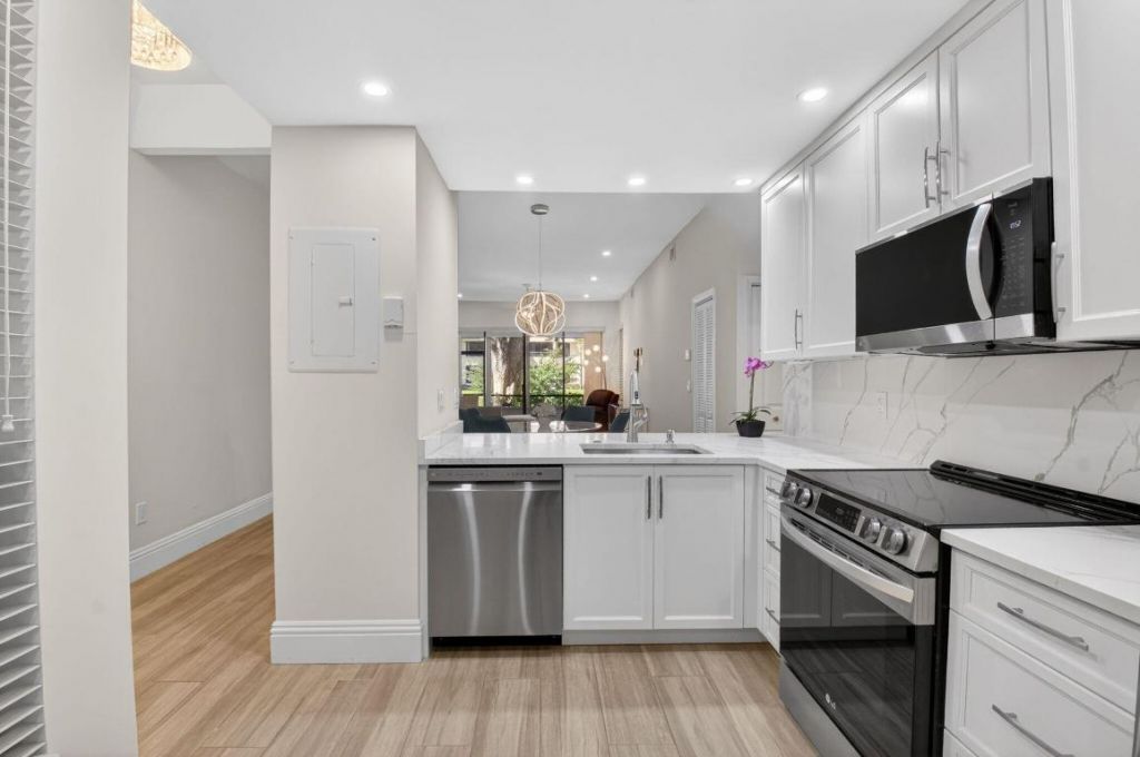 7484 La Paz Boulevard, Unit 103, Boca Raton, FL 33433 Photo