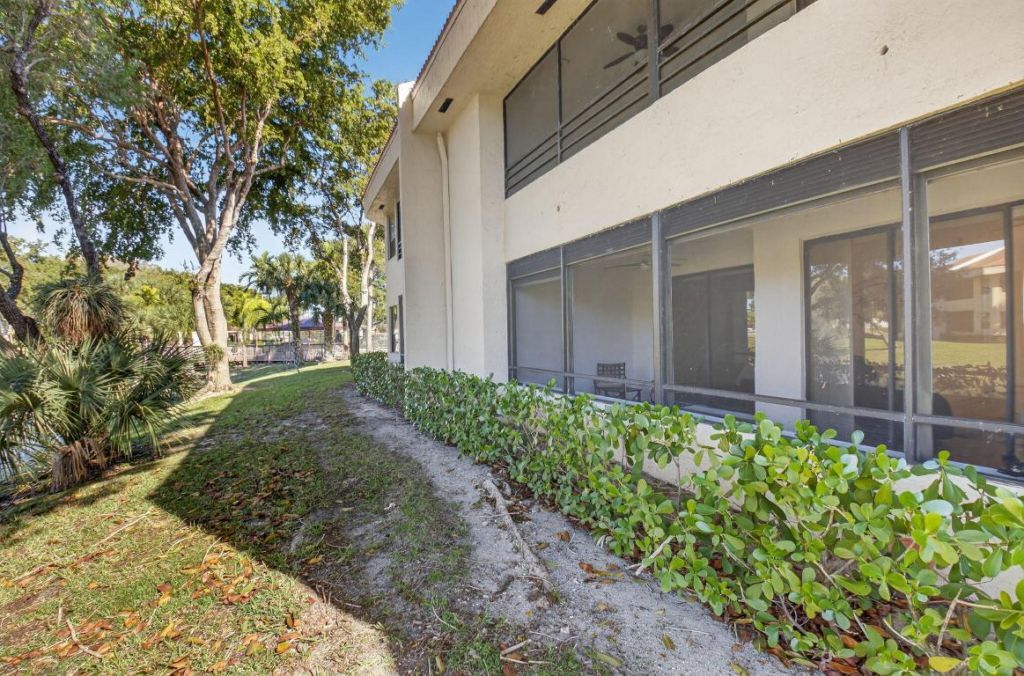 7484 La Paz Boulevard, Unit 103, Boca Raton, FL 33433 Photo
