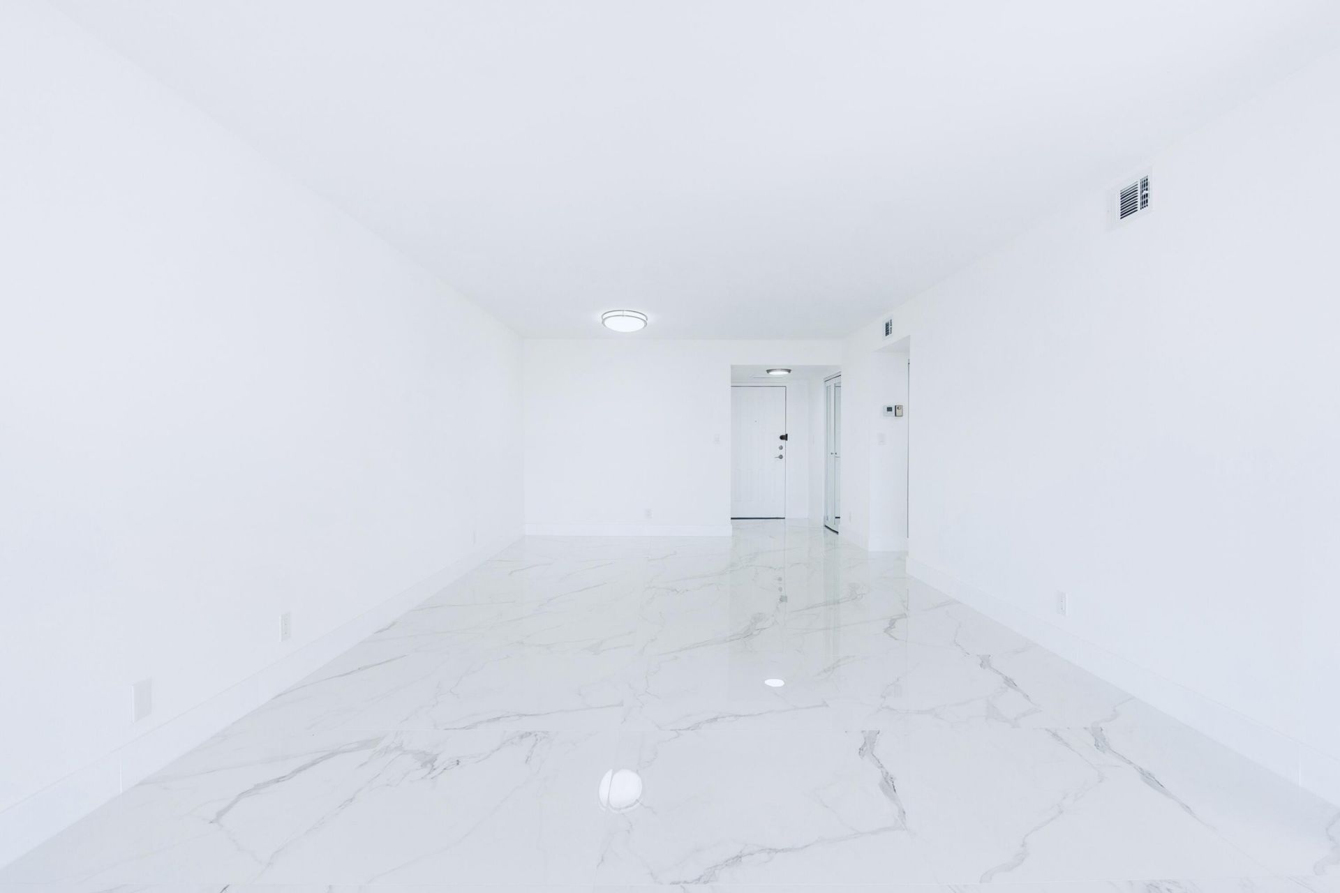 600 Parkview Drive, Unit 718, Hallandale Beach, FL 33009 Photo