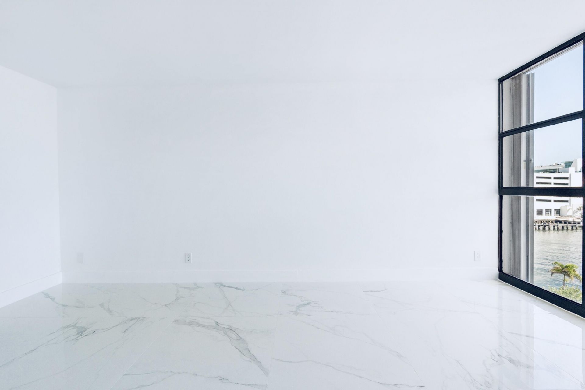 600 Parkview Drive, Unit 718, Hallandale Beach, FL 33009 Photo