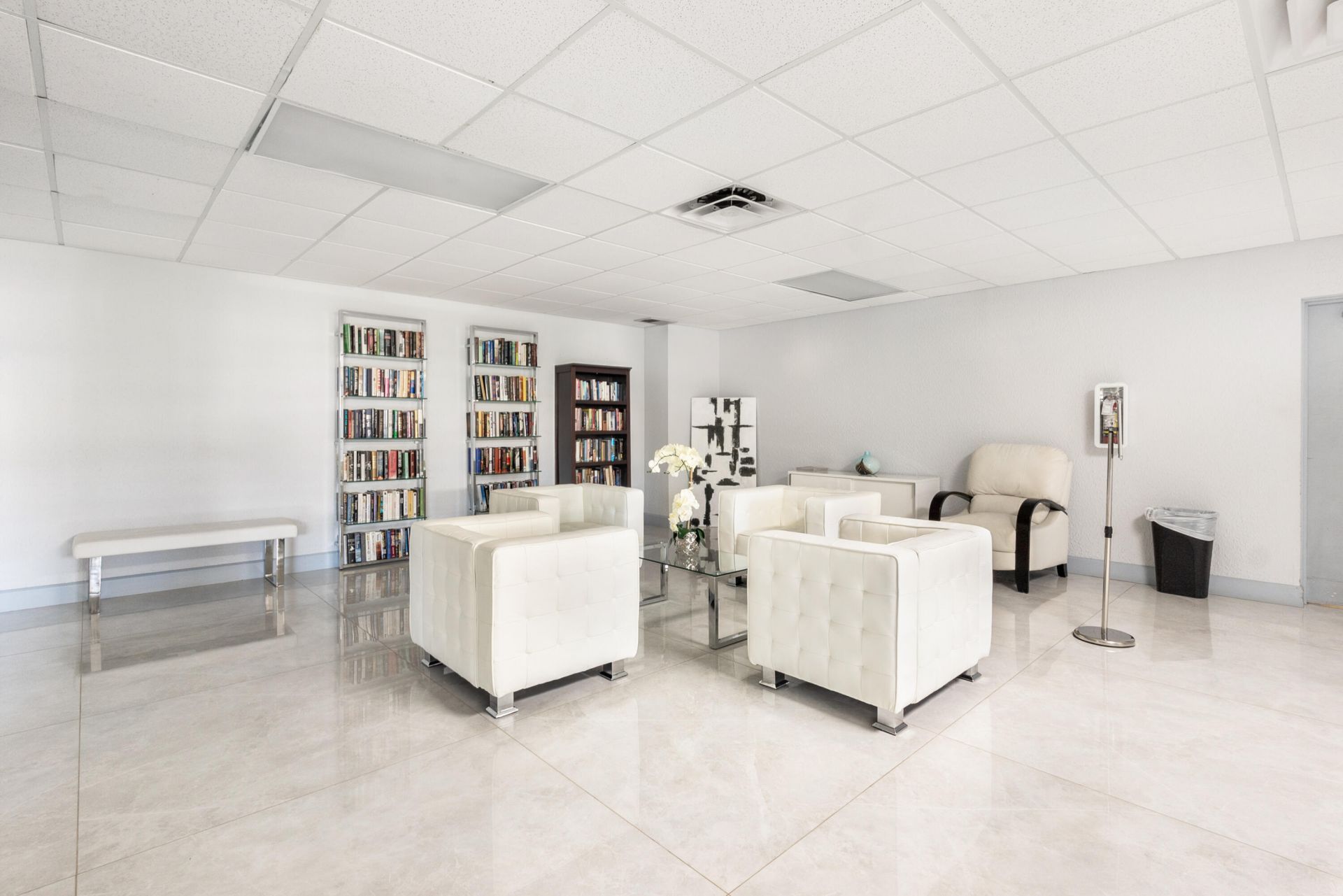 600 Parkview Drive, Unit 718, Hallandale Beach, FL 33009 Photo