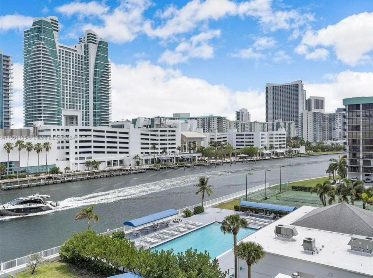 600 Parkview Drive, Unit 718, Hallandale Beach, FL 33009 Photo