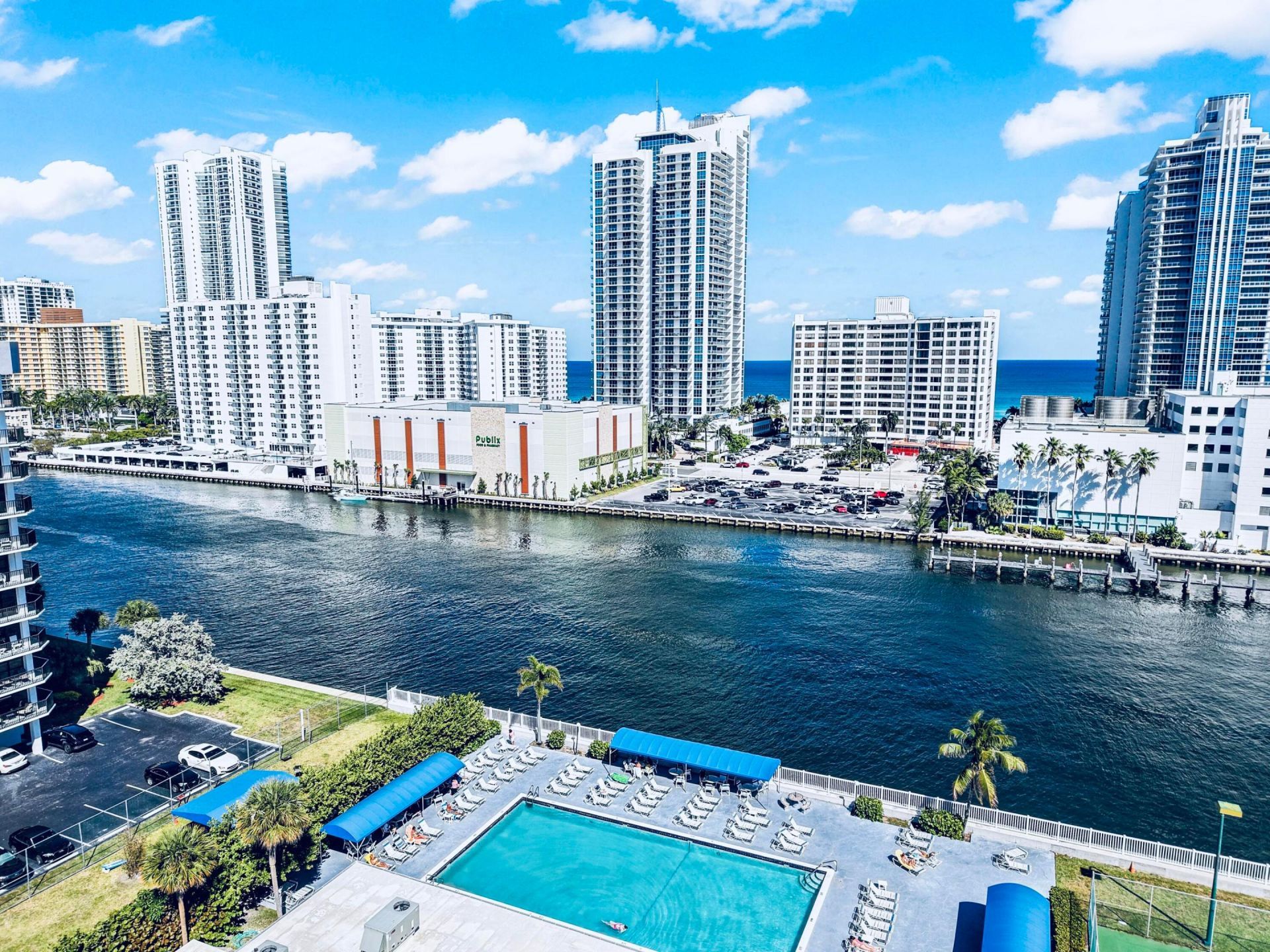 600 Parkview Drive, Unit 718, Hallandale Beach, FL 33009 Photo