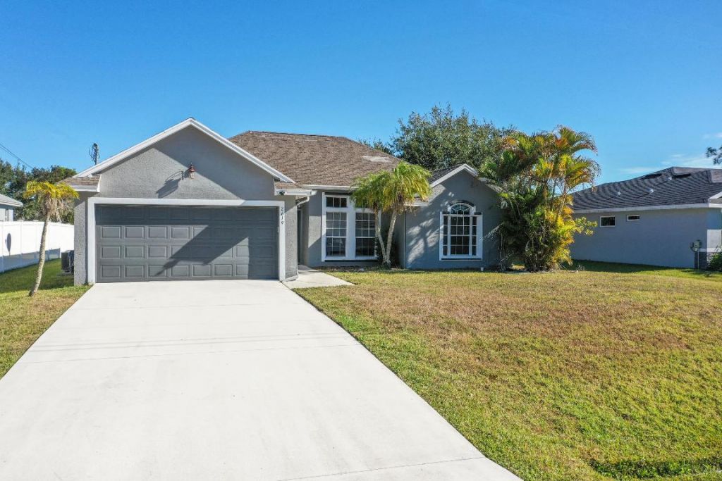 2619 SW Fair Isle Road, Port Saint Lucie, FL 34987 Photo
