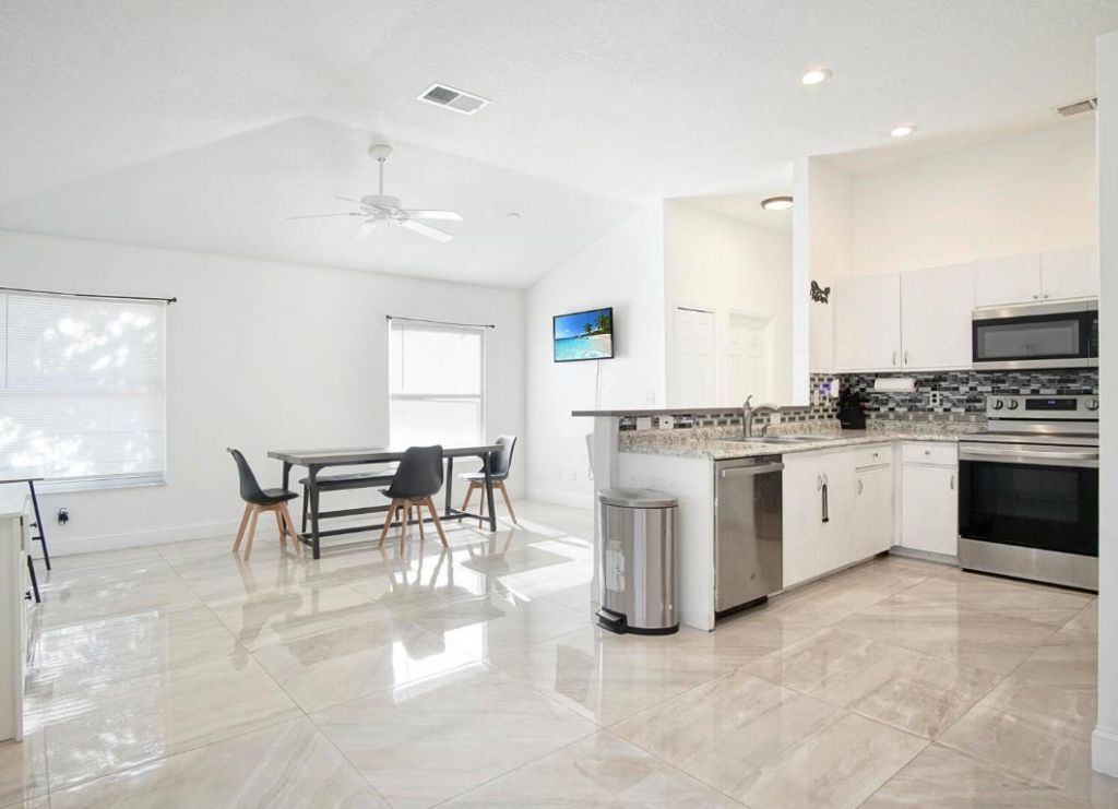 2619 SW Fair Isle Road, Port Saint Lucie, FL 34987 Photo