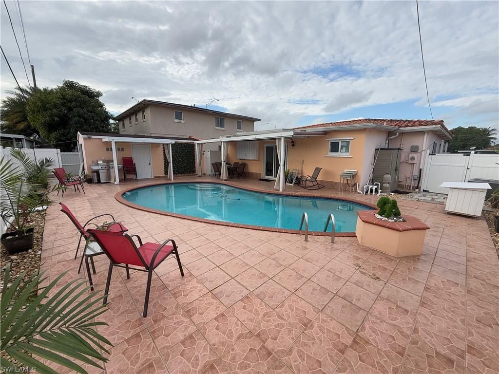 380 W 41st St , Hialeah, FL 33182 Photo