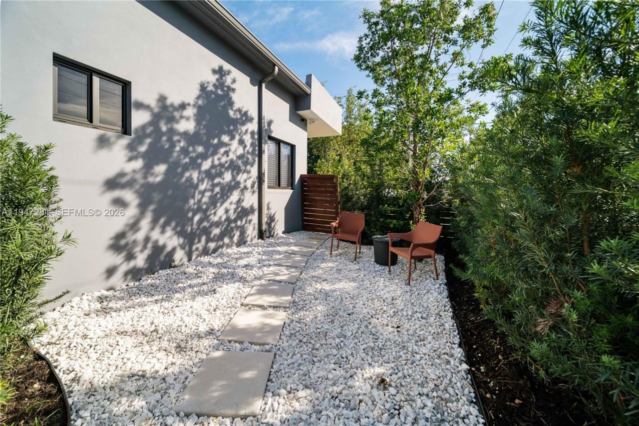 95 NW 52nd St, Miami, FL 33127 Photo