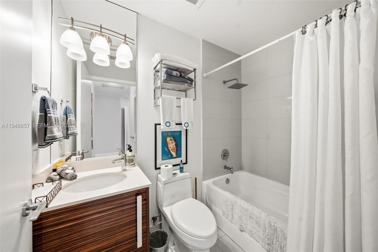 2020 N Bayshore Dr, Unit 1908, Miami, FL 33137 Photo