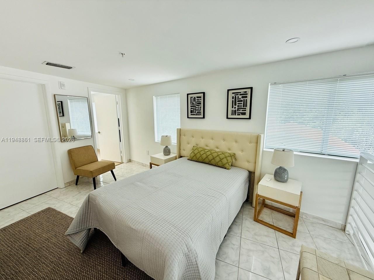 7700 Collins Ave , Unit 5, Miami Beach, FL 33141 Photo