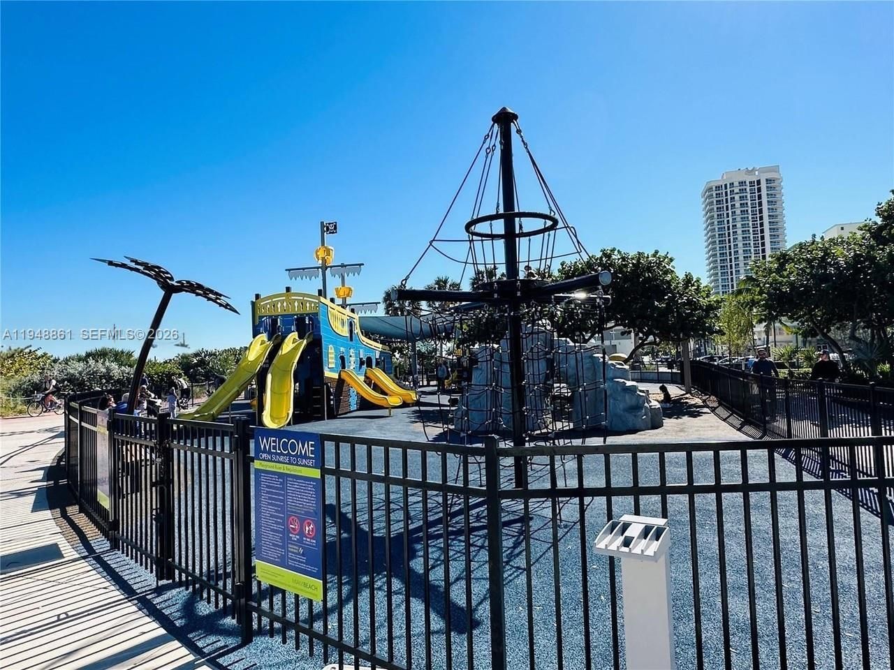 7700 Collins Ave , Unit 5, Miami Beach, FL 33141 Photo