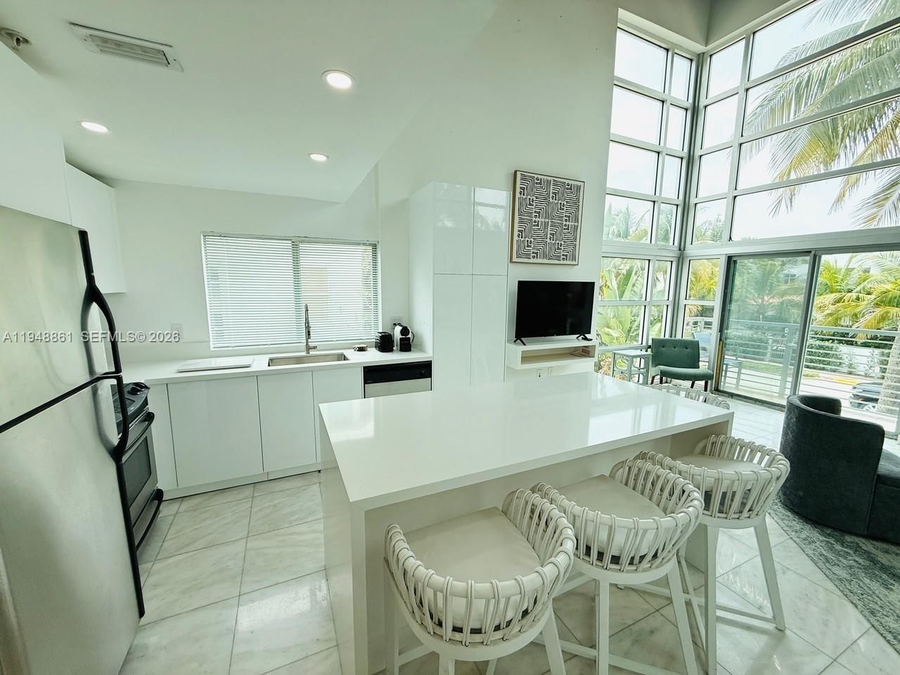 7700 Collins Ave , Unit 5, Miami Beach, FL 33141 Photo