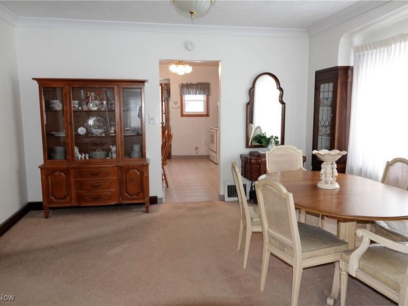 1526 Parker Drive, Mayfield Heights, OH 44124 Photo 11