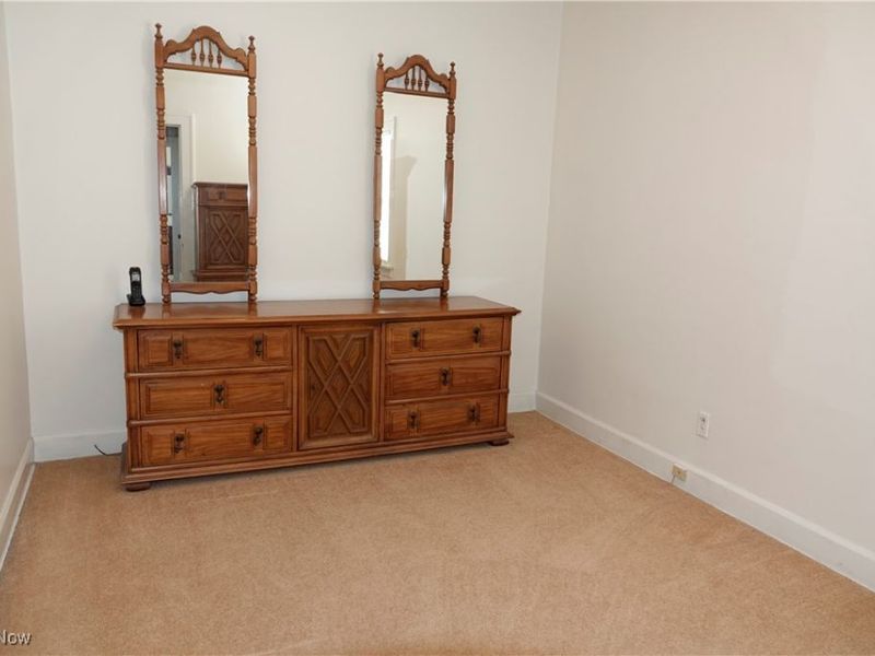 1526 Parker Drive, Mayfield Heights, OH 44124 Photo 17