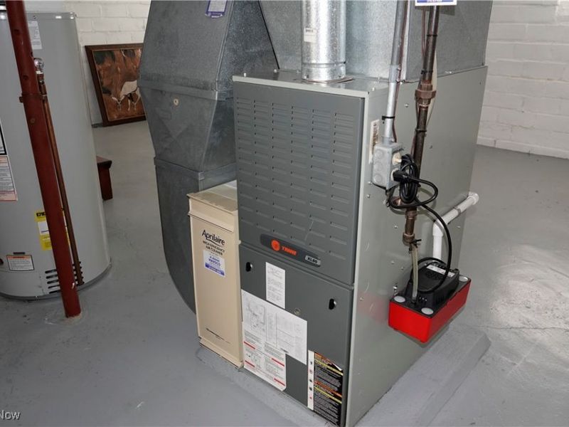 1526 Parker Drive, Mayfield Heights, OH 44124 Photo 29