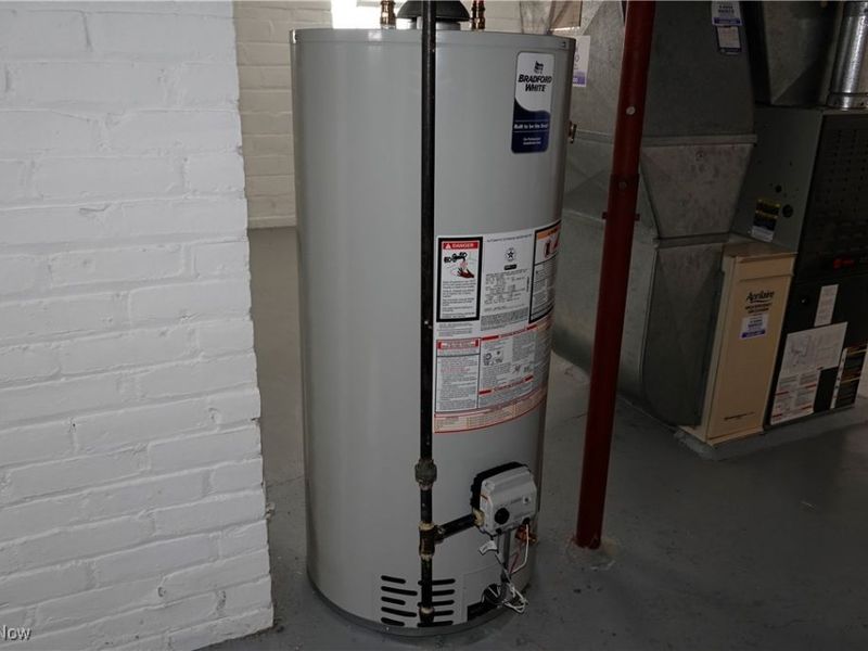 1526 Parker Drive, Mayfield Heights, OH 44124 Photo 30