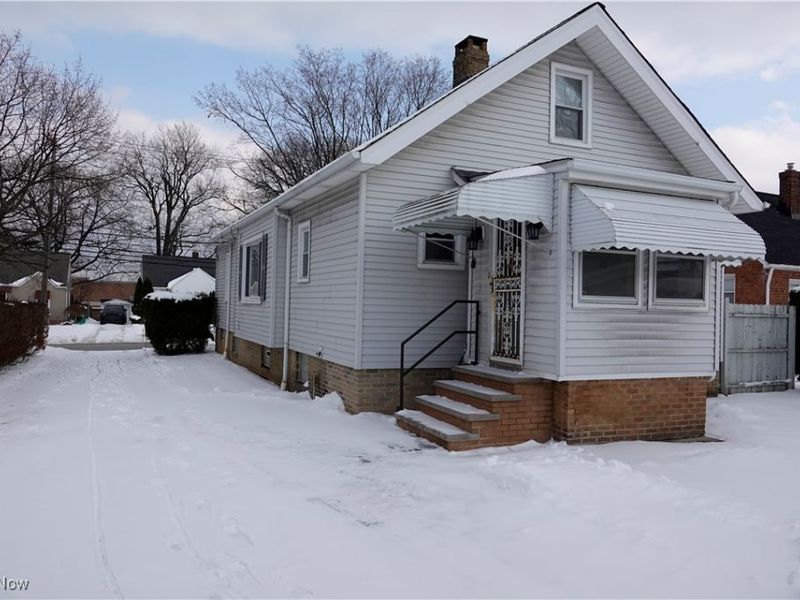 1526 Parker Drive, Mayfield Heights, OH 44124 Photo 5