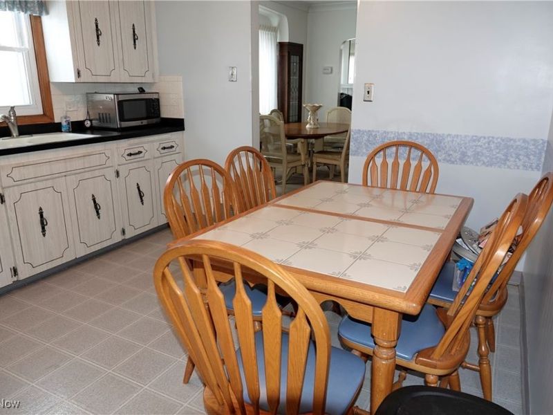 1526 Parker Drive, Mayfield Heights, OH 44124 Photo 7