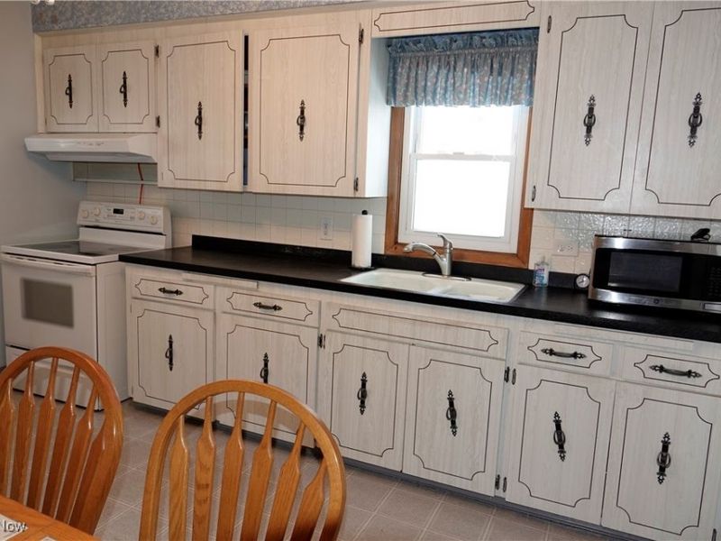 1526 Parker Drive, Mayfield Heights, OH 44124 Photo 8