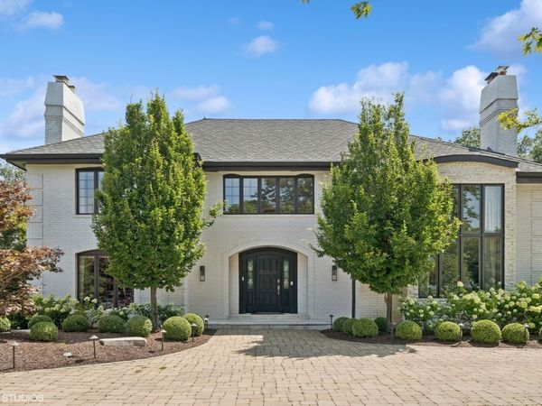 124 Saint Francis Circle, Oak Brook, IL 60523