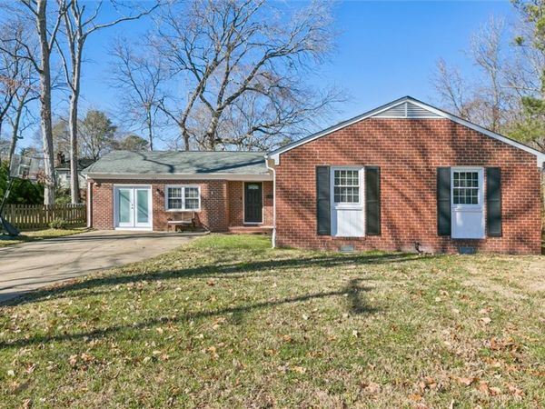 153 Beechmont Drive, Newport News, VA 23608