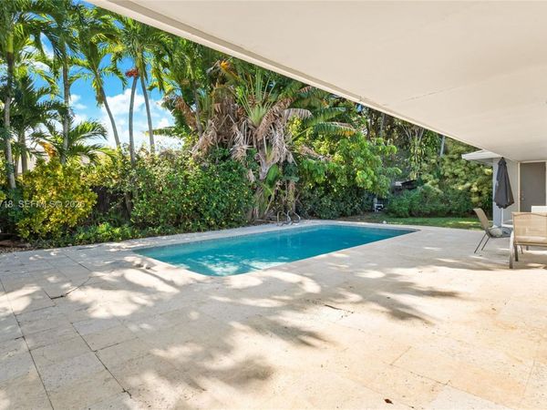 1920 NE 206th Ter, Miami, FL 33179