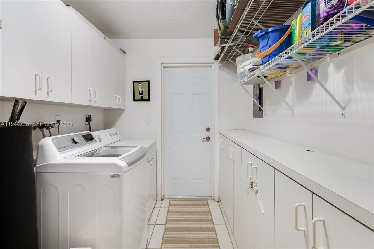 1920 NE 206th Ter, Miami, FL 33179 Photo