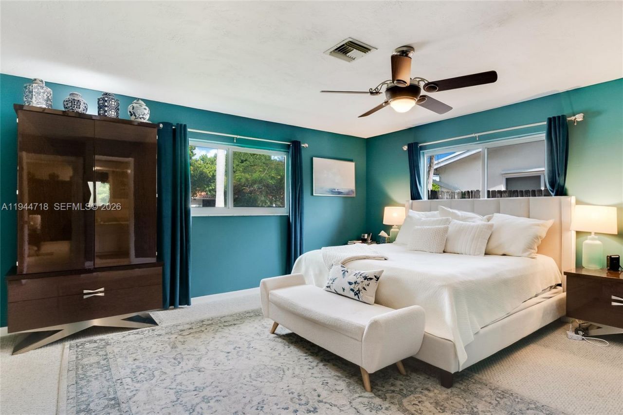 1920 NE 206th Ter, Miami, FL 33179 Photo