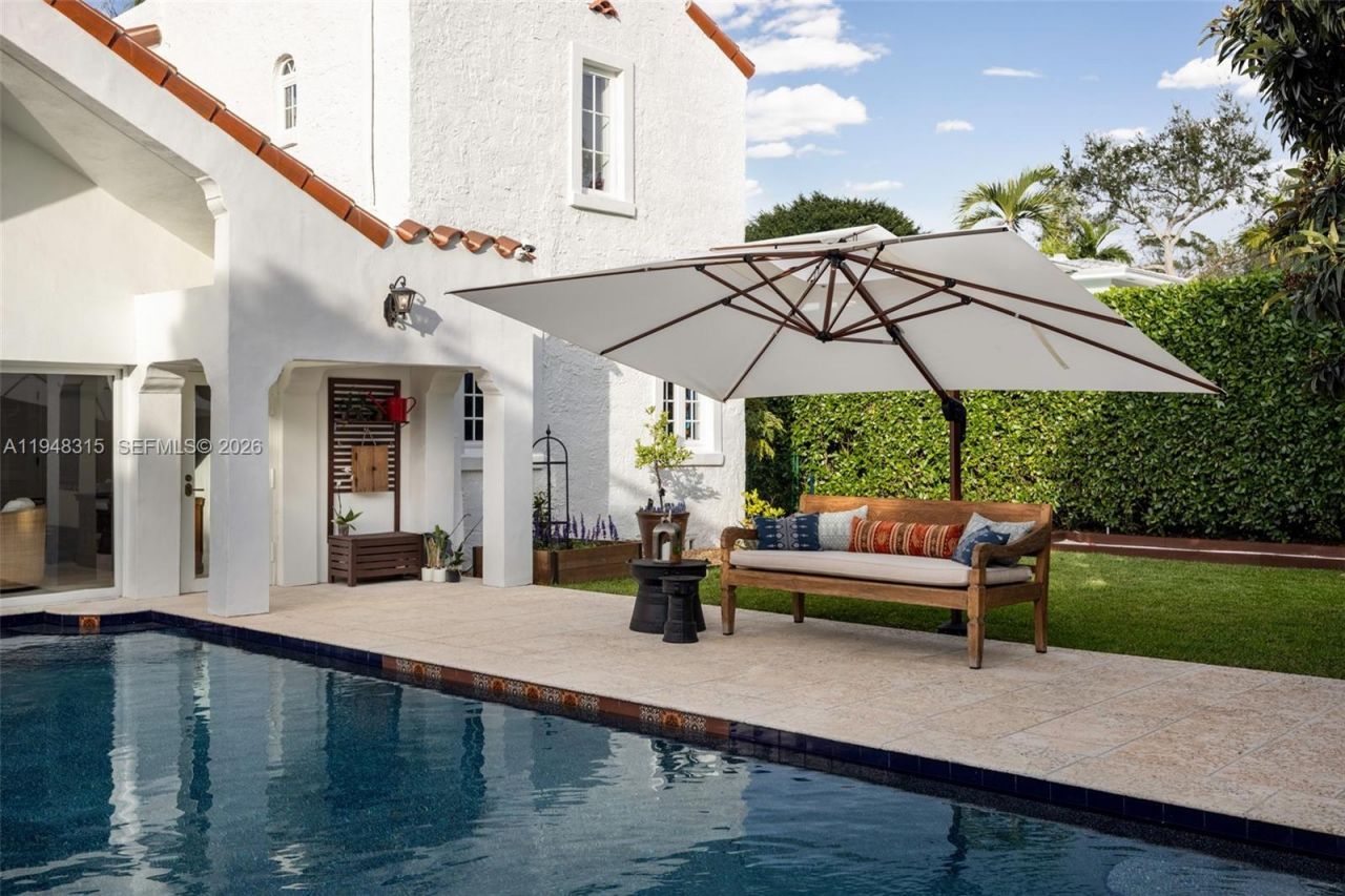 1234 S Greenway Dr, Coral Gables, FL 33134 Photo