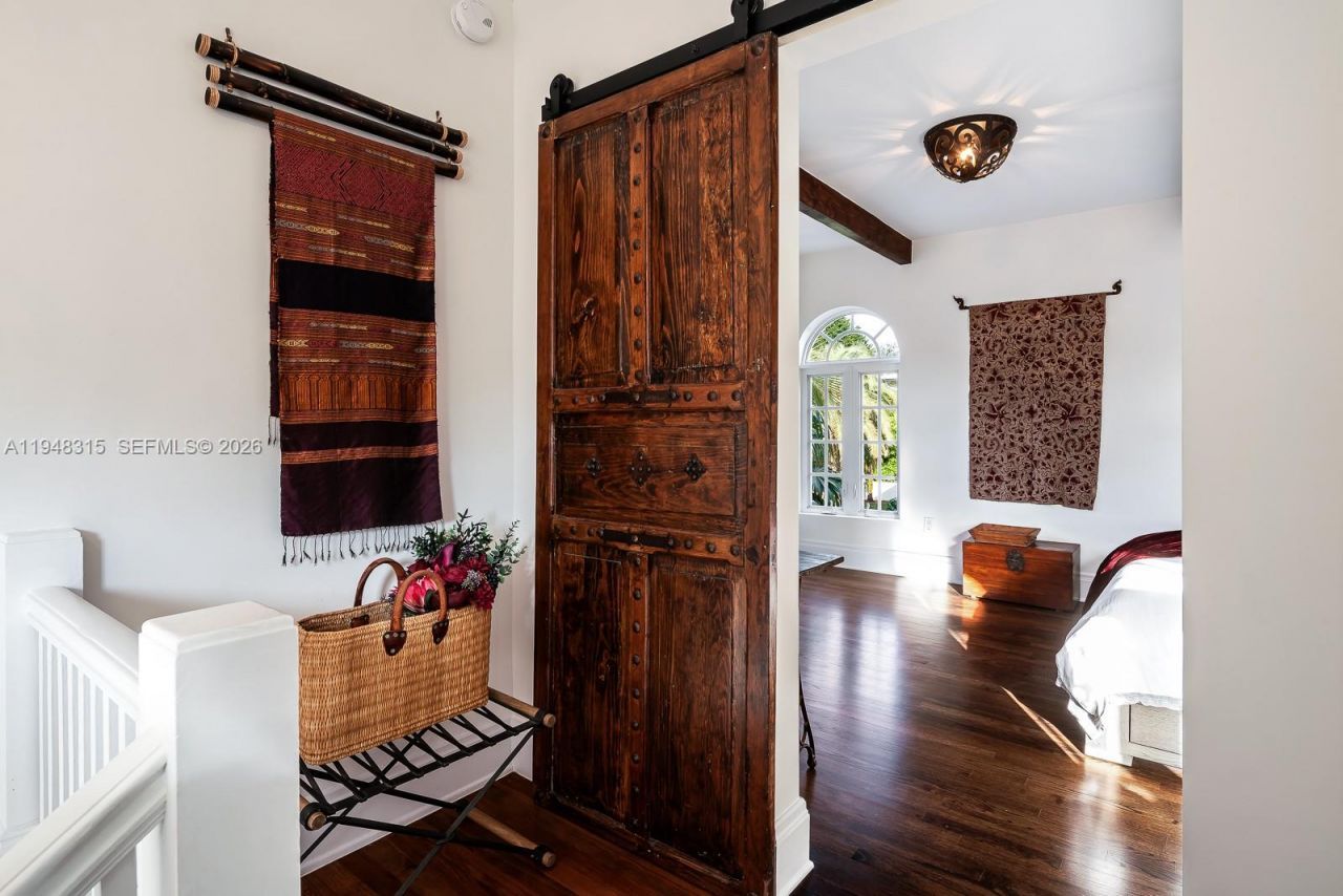 1234 S Greenway Dr, Coral Gables, FL 33134 Photo