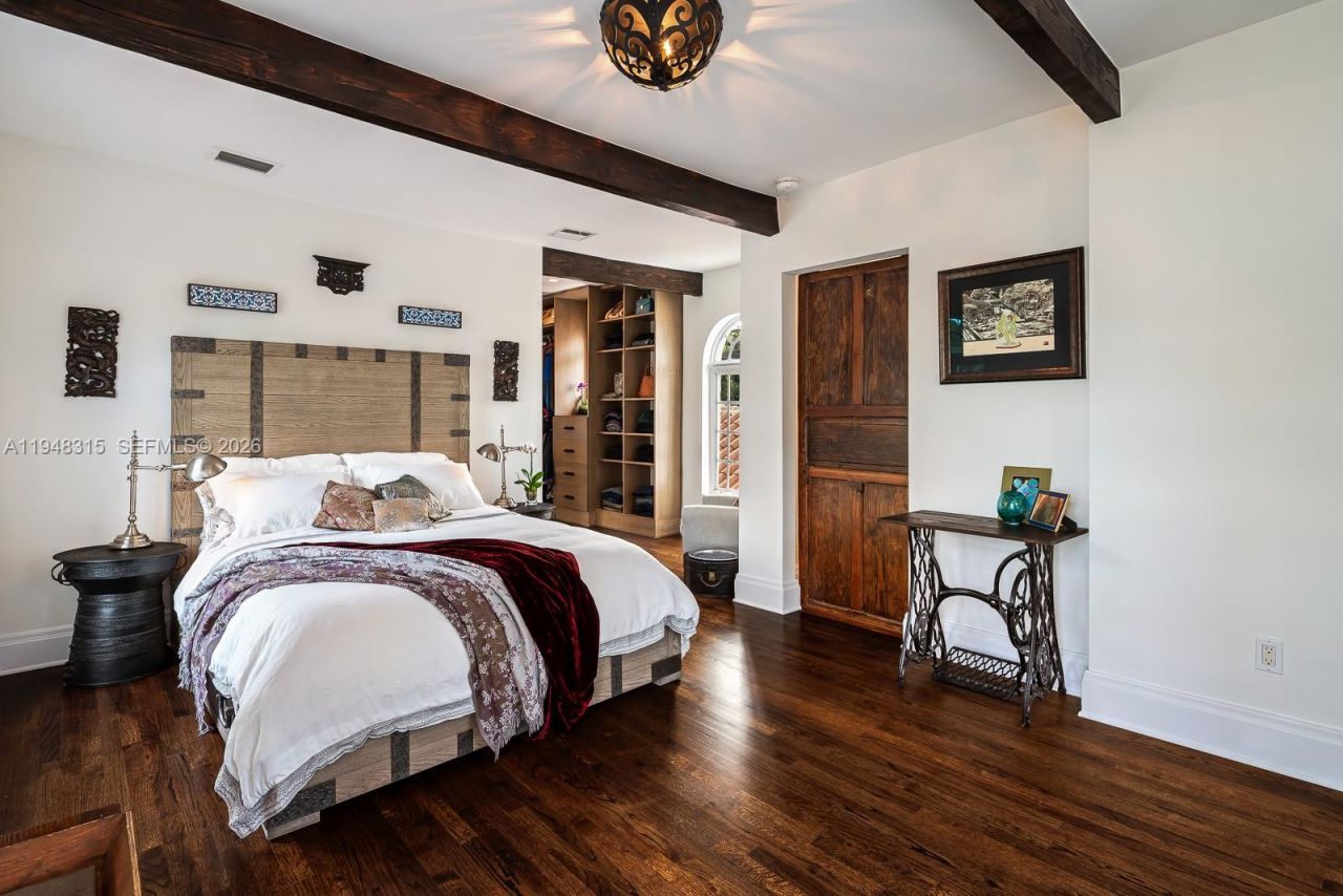 1234 S Greenway Dr, Coral Gables, FL 33134 Photo