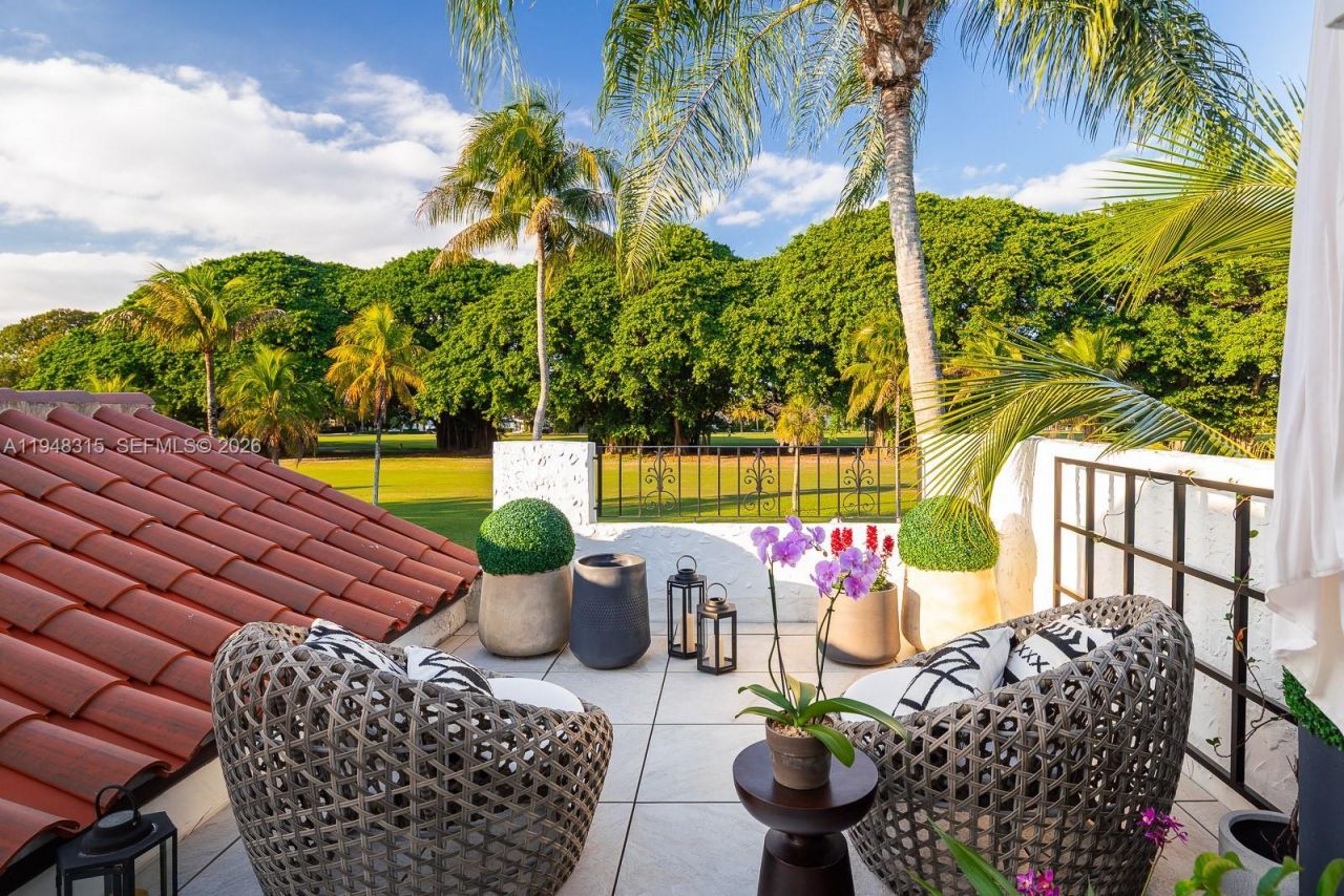 1234 S Greenway Dr, Coral Gables, FL 33134 Photo