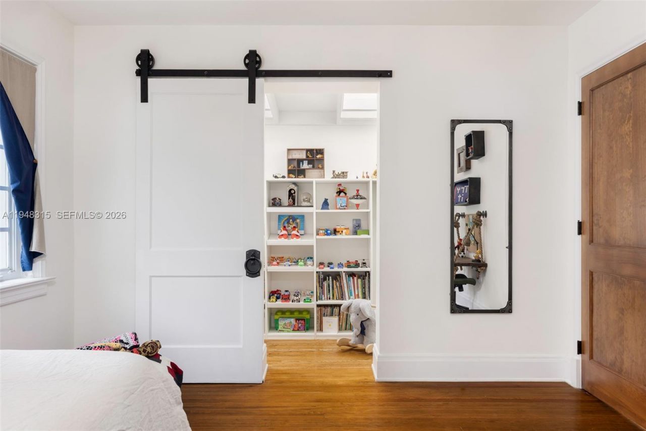 1234 S Greenway Dr, Coral Gables, FL 33134 Photo