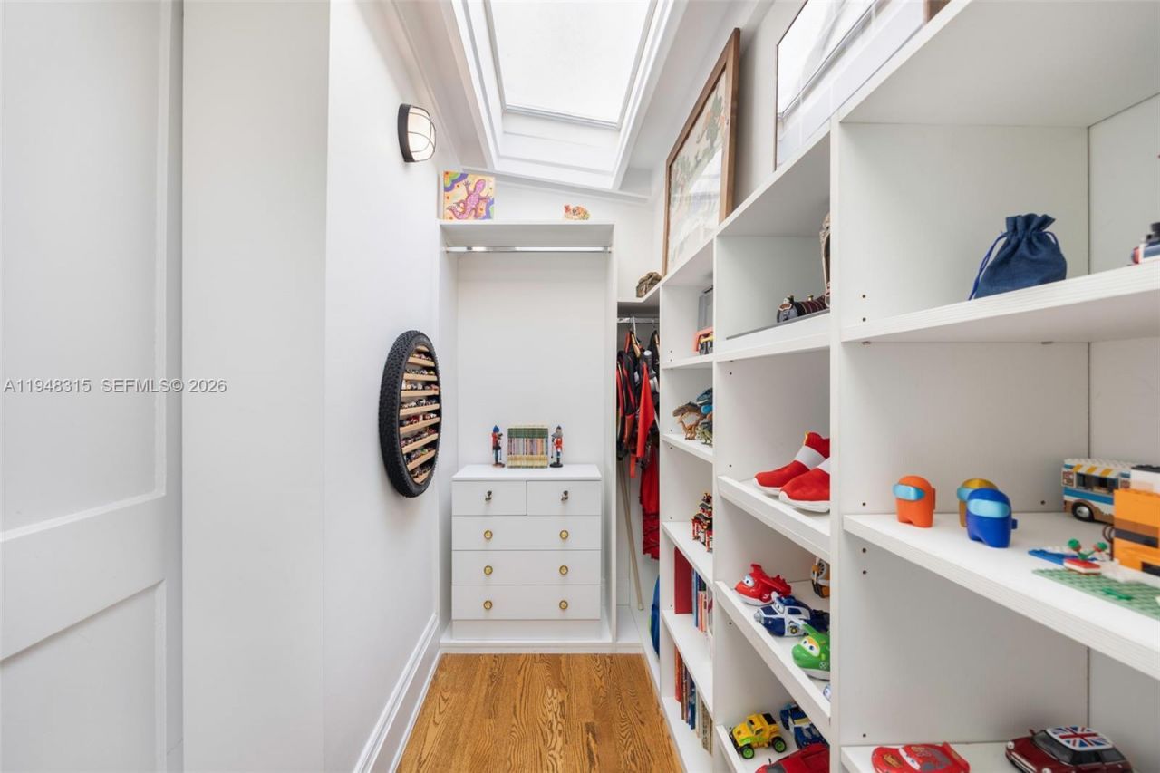 1234 S Greenway Dr, Coral Gables, FL 33134 Photo