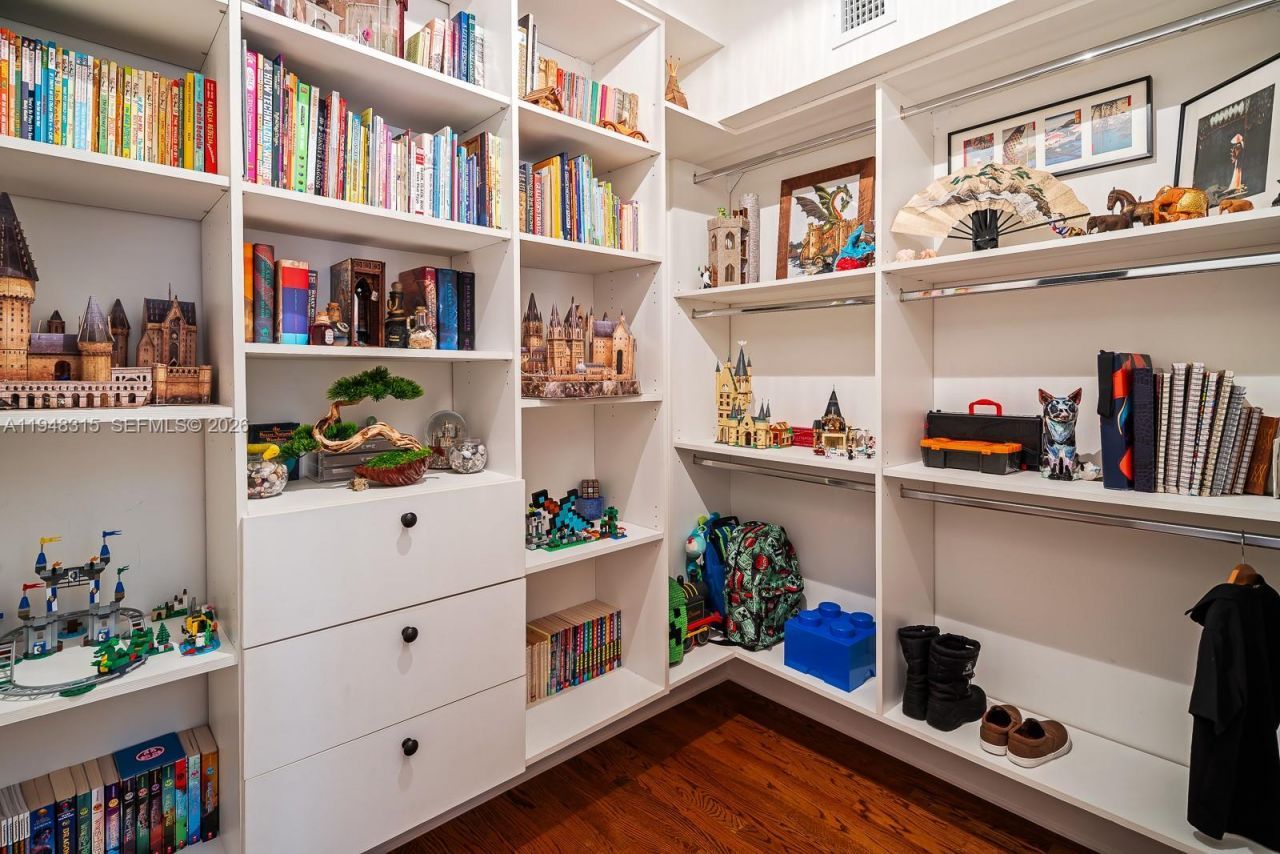 1234 S Greenway Dr, Coral Gables, FL 33134 Photo