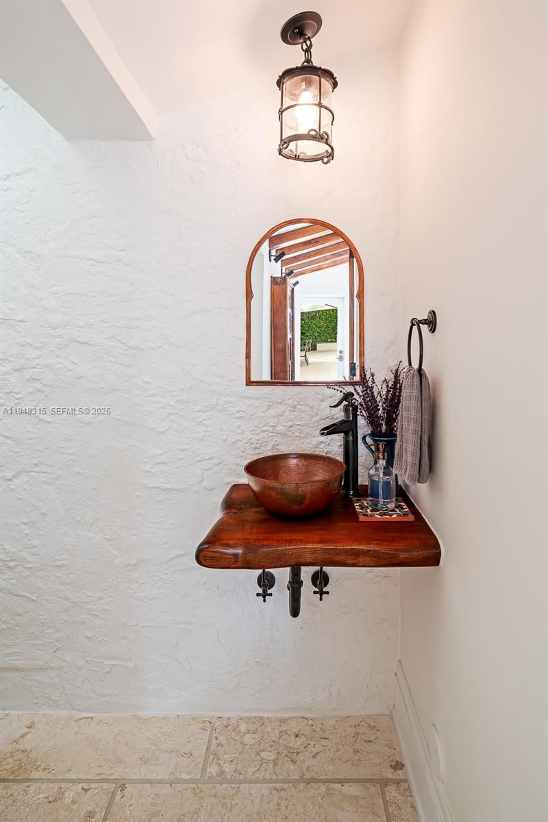 1234 S Greenway Dr, Coral Gables, FL 33134 Photo