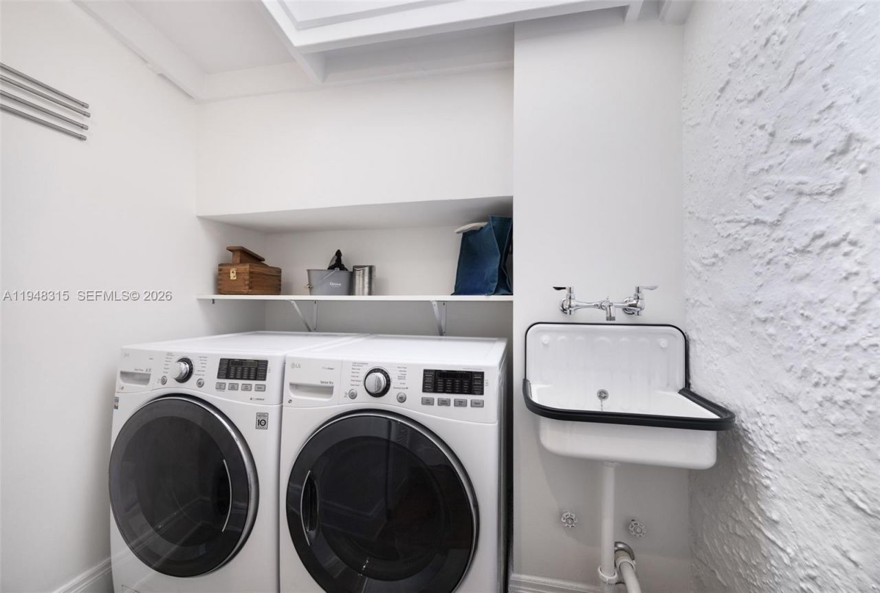 1234 S Greenway Dr, Coral Gables, FL 33134 Photo