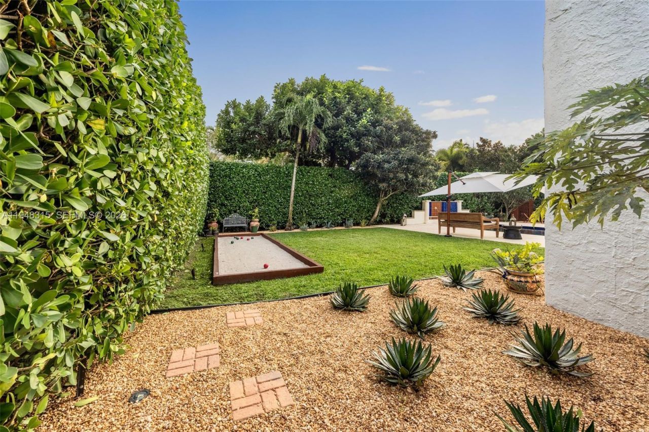 1234 S Greenway Dr, Coral Gables, FL 33134 Photo