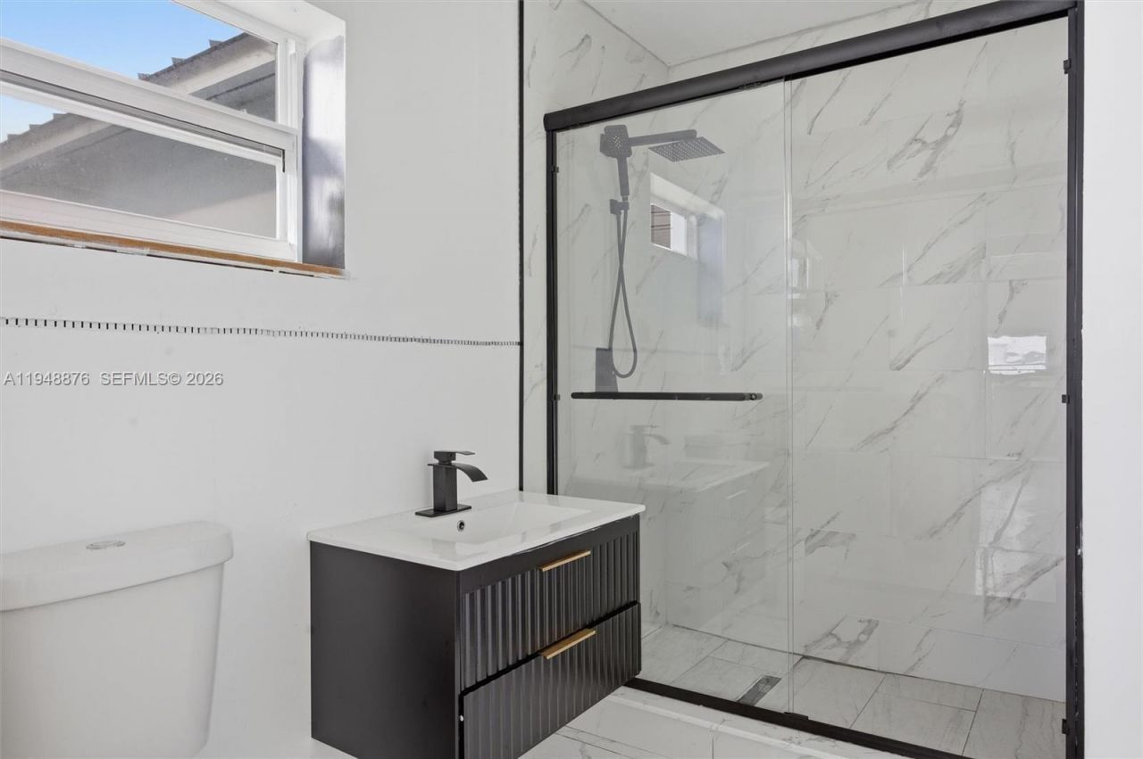 2280 SW 43rd Ave, Unit 2, Fort Lauderdale, FL 33317 Photo