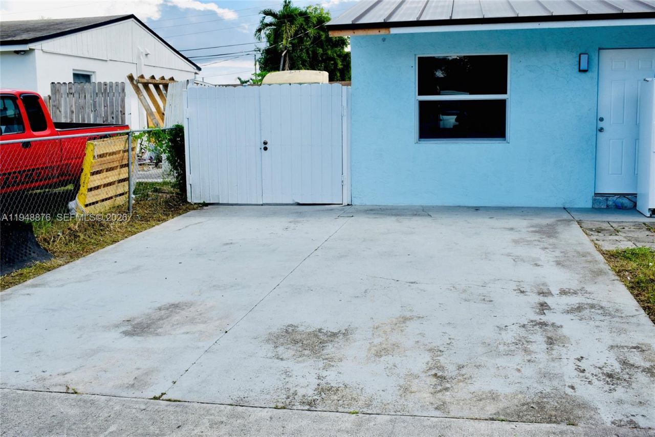 2280 SW 43rd Ave , Unit 2, Fort Lauderdale, FL 33317 Photo