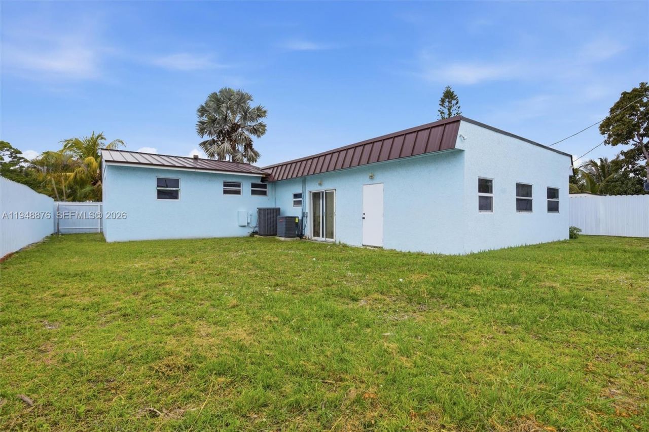 2280 SW 43rd Ave, Unit 2, Fort Lauderdale, FL 33317 Photo