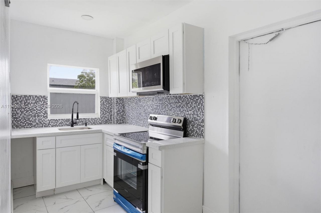 2280 SW 43rd Ave, Unit 2, Fort Lauderdale, FL 33317 Photo