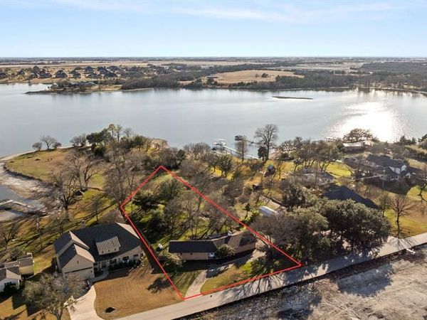139 Lakeshore Drive, Waxahachie, TX 75165