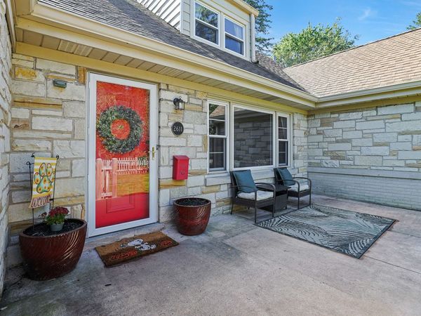 2611 Lake Avenue, Wilmette, IL 60091