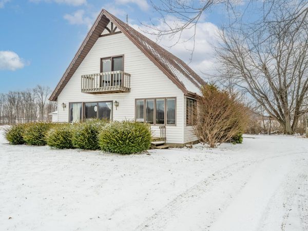 17383 S Basswood Road, Three Oaks, MI 49128