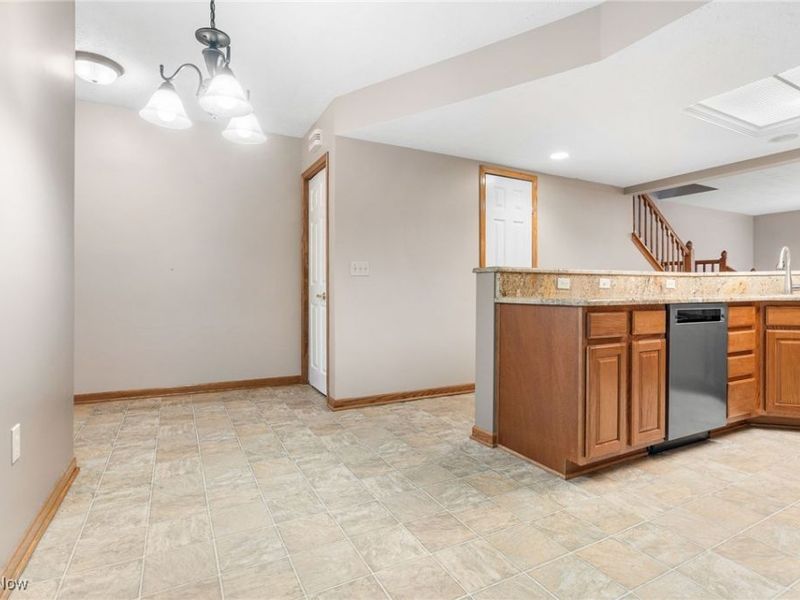 135 Sand Court, Fairlawn, OH 44333 Photo 12