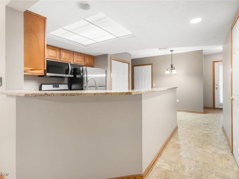 135 Sand Court, Fairlawn, OH 44333 Photo 9