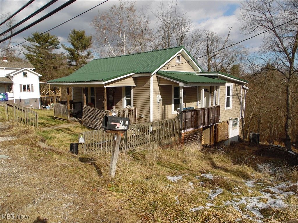 718 Cisler Drive, Marietta, OH 45750 Main Photo