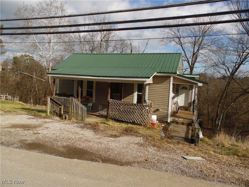 718 Cisler Drive, Marietta, OH 45750 Photo 2